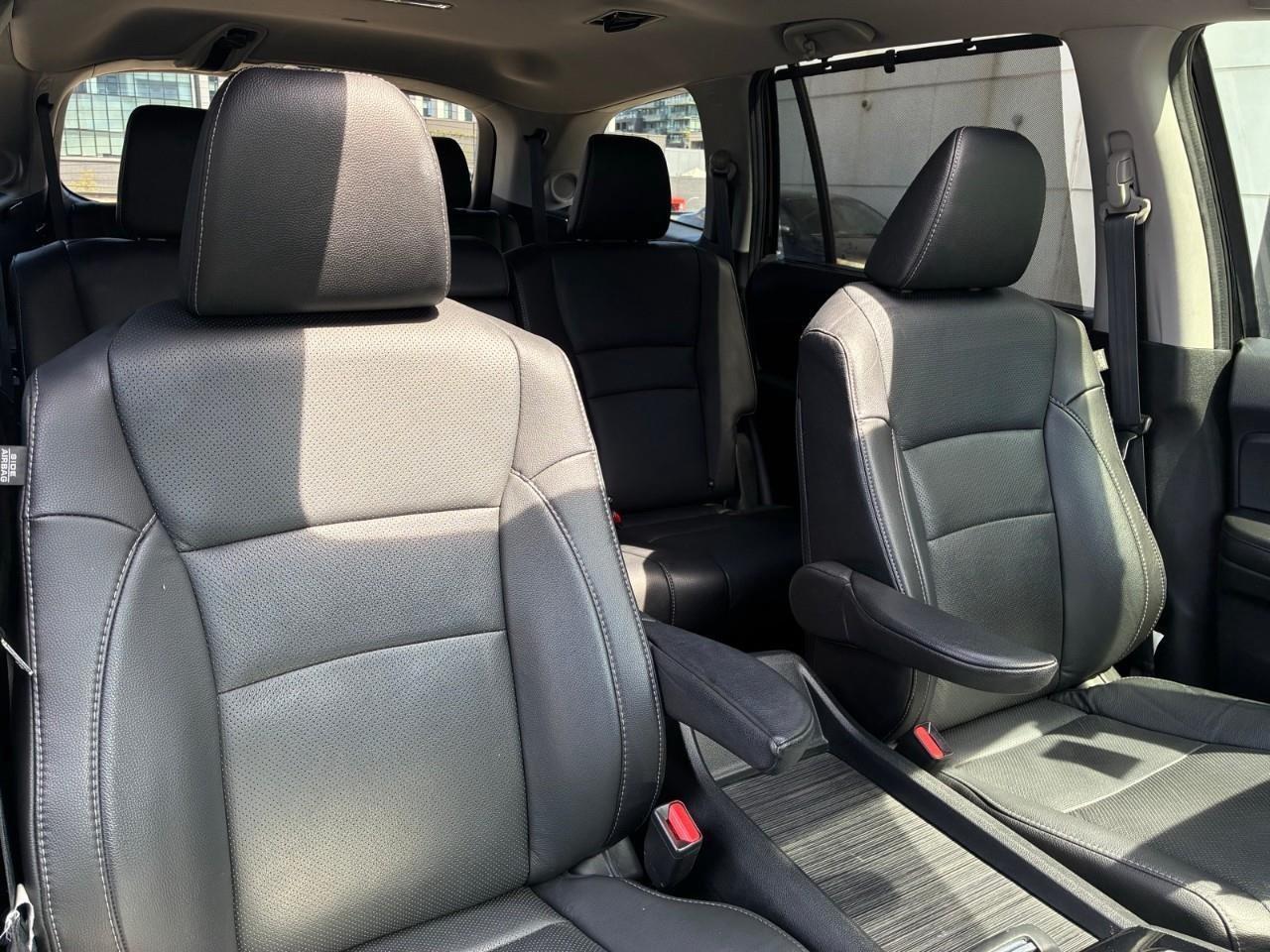 2022 Honda Pilot Touring 8P 4dr All-Wheel Drive Photo