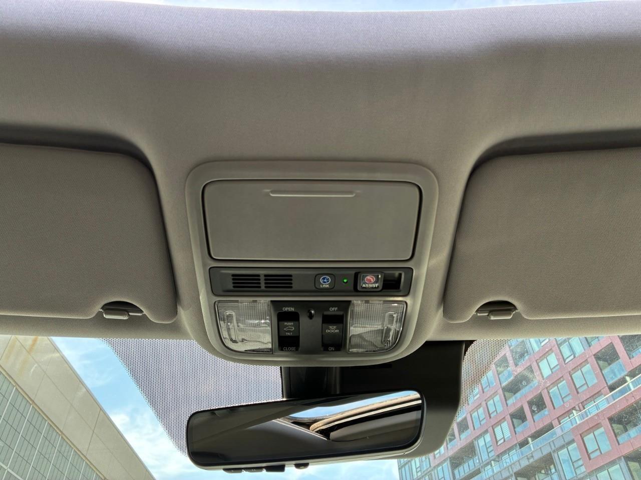 2022 Honda Pilot Touring 8P 4dr All-Wheel Drive Photo