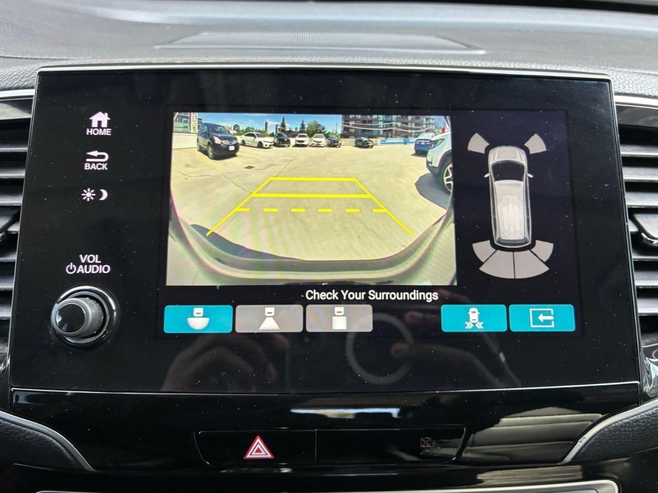 2022 Honda Pilot Touring 8P 4dr All-Wheel Drive Photo