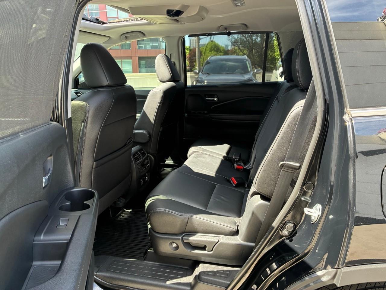 2022 Honda Pilot Touring 8P 4dr All-Wheel Drive Photo