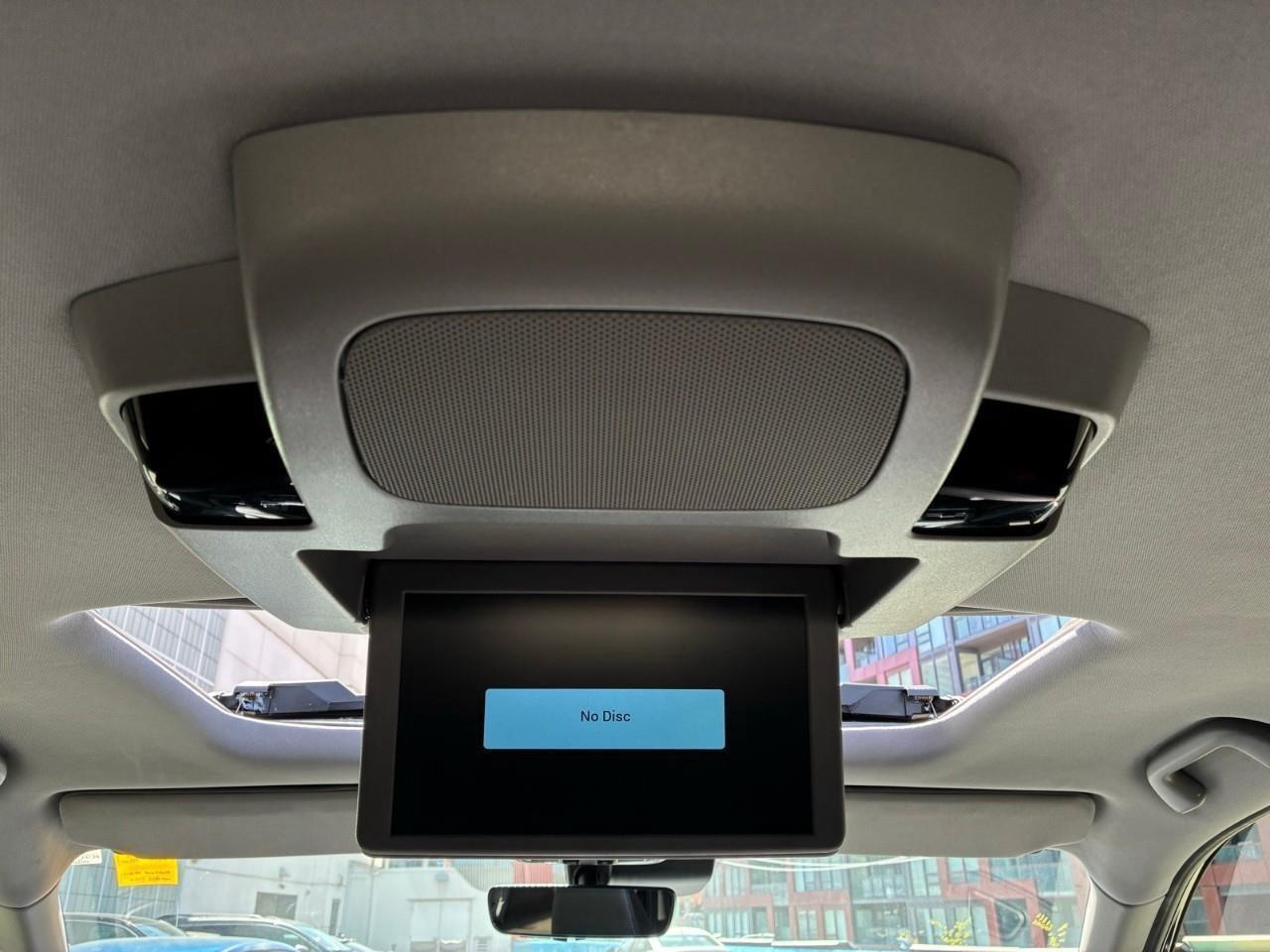 2022 Honda Pilot Touring 8P 4dr All-Wheel Drive Photo