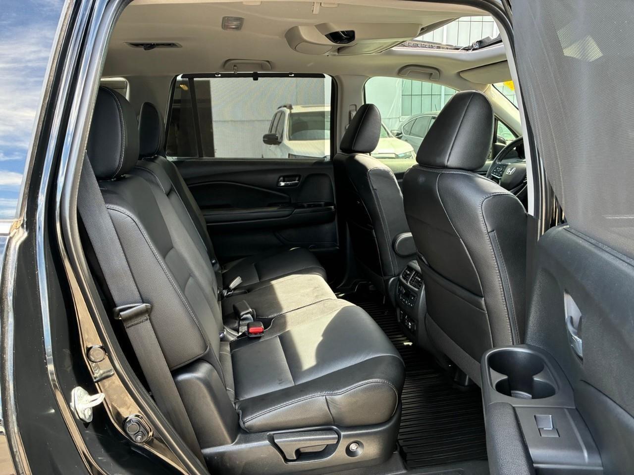 2022 Honda Pilot Touring 8P 4dr All-Wheel Drive Photo