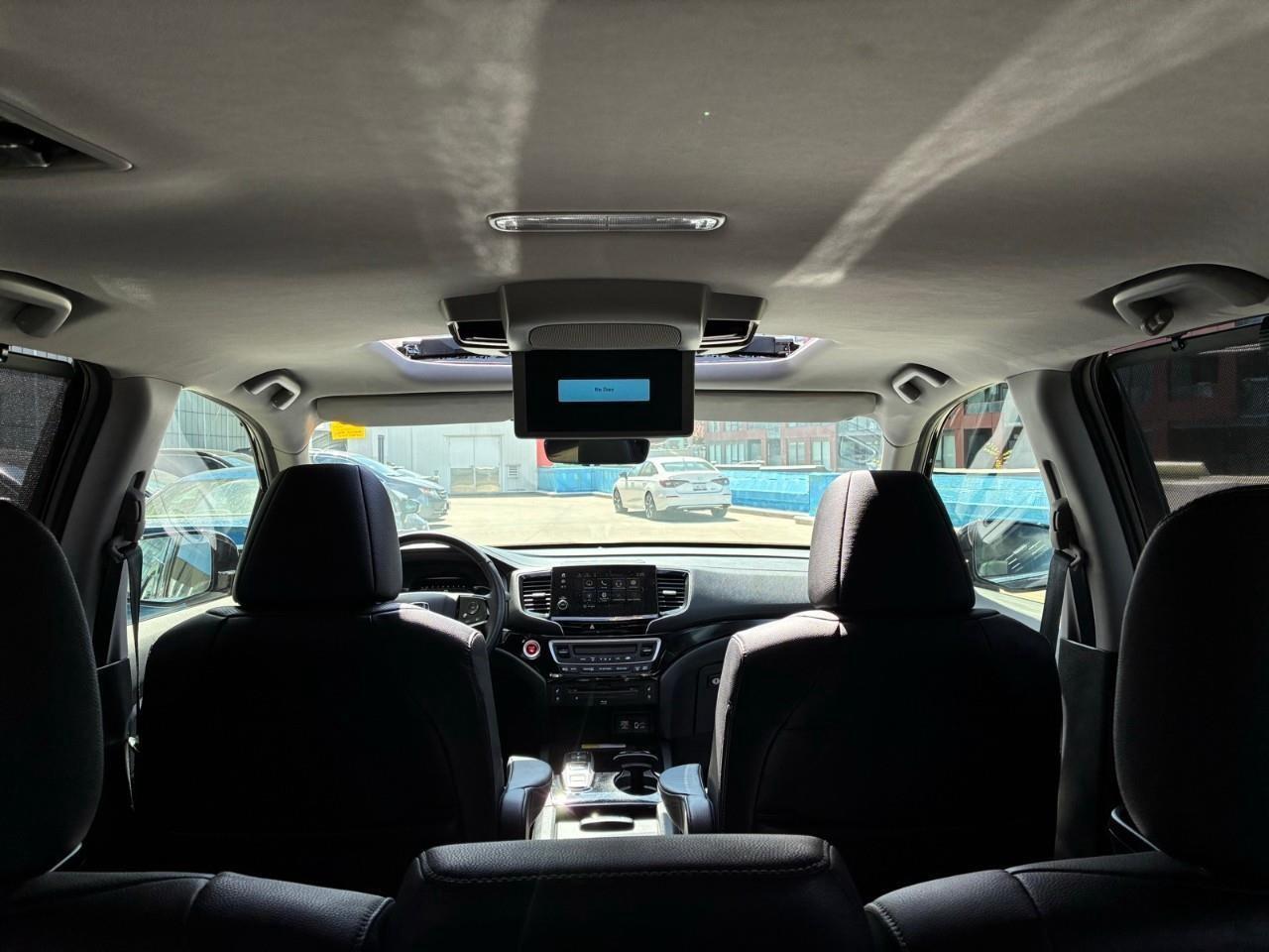 2022 Honda Pilot Touring 8P 4dr All-Wheel Drive Photo