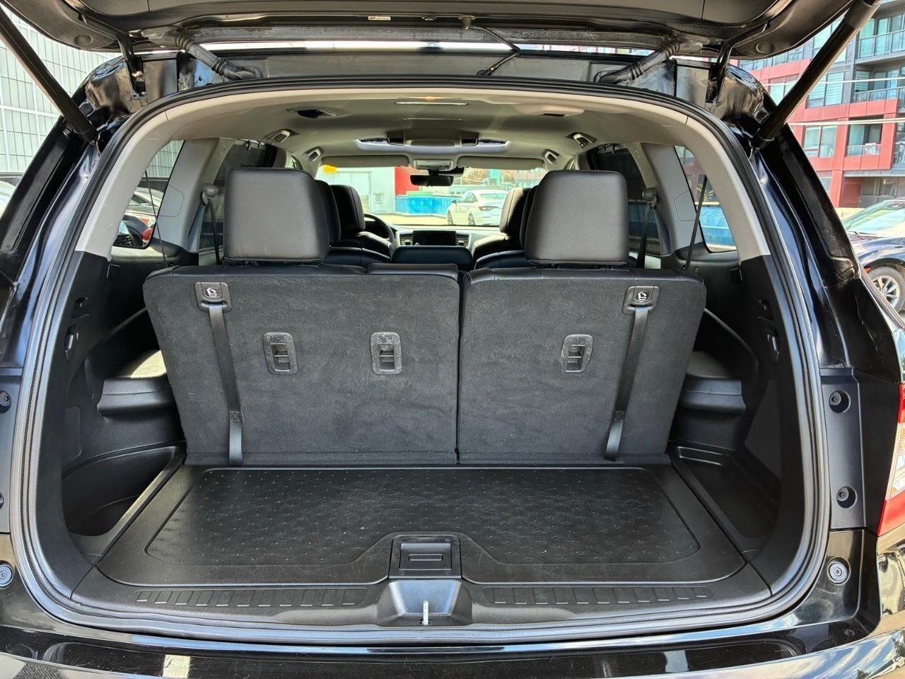 2022 Honda Pilot Touring 8P 4dr All-Wheel Drive Photo