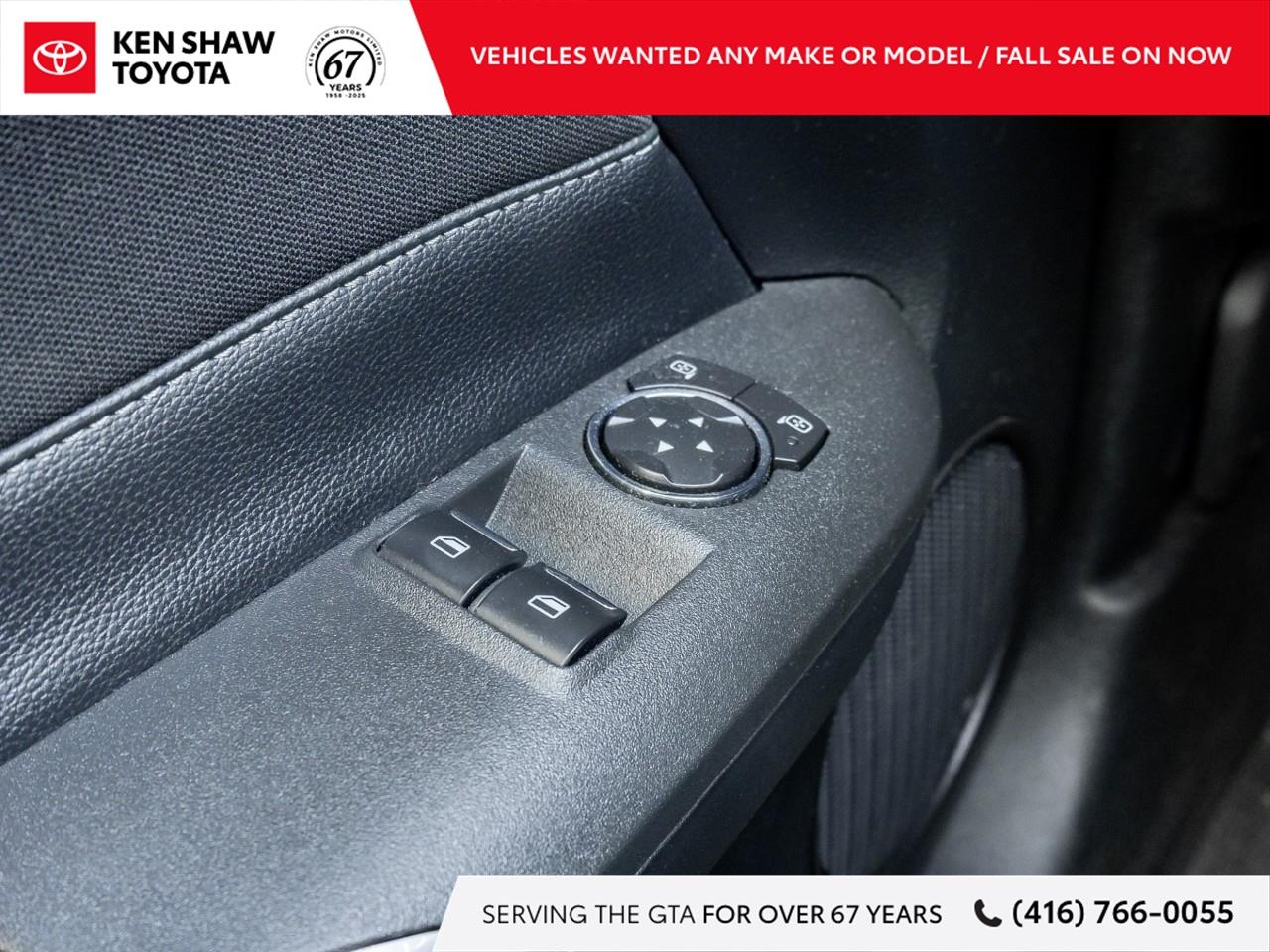 2016 Ford Mustang V6 2dr Fastback Photo
