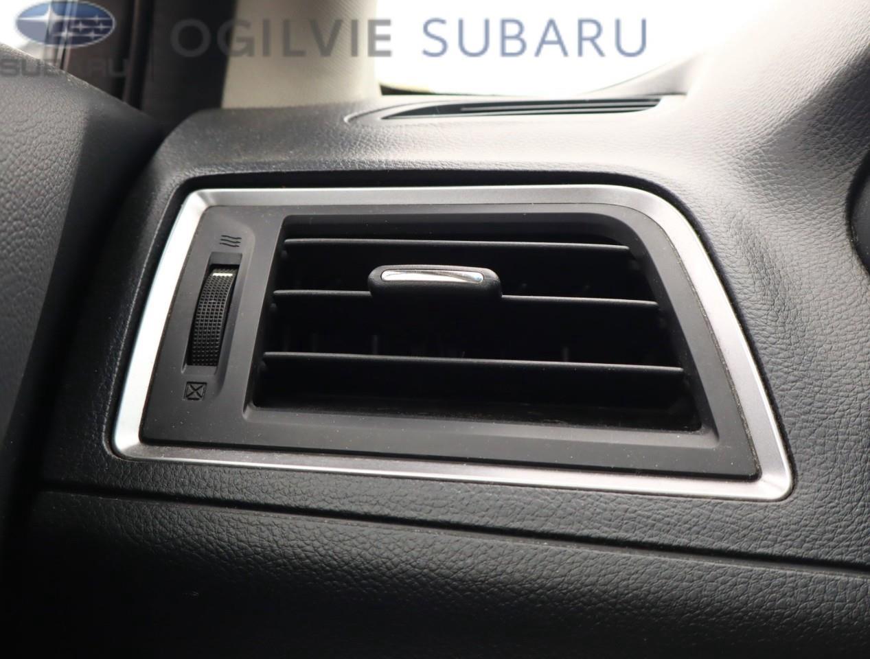 2015 Subaru Outback  Photo