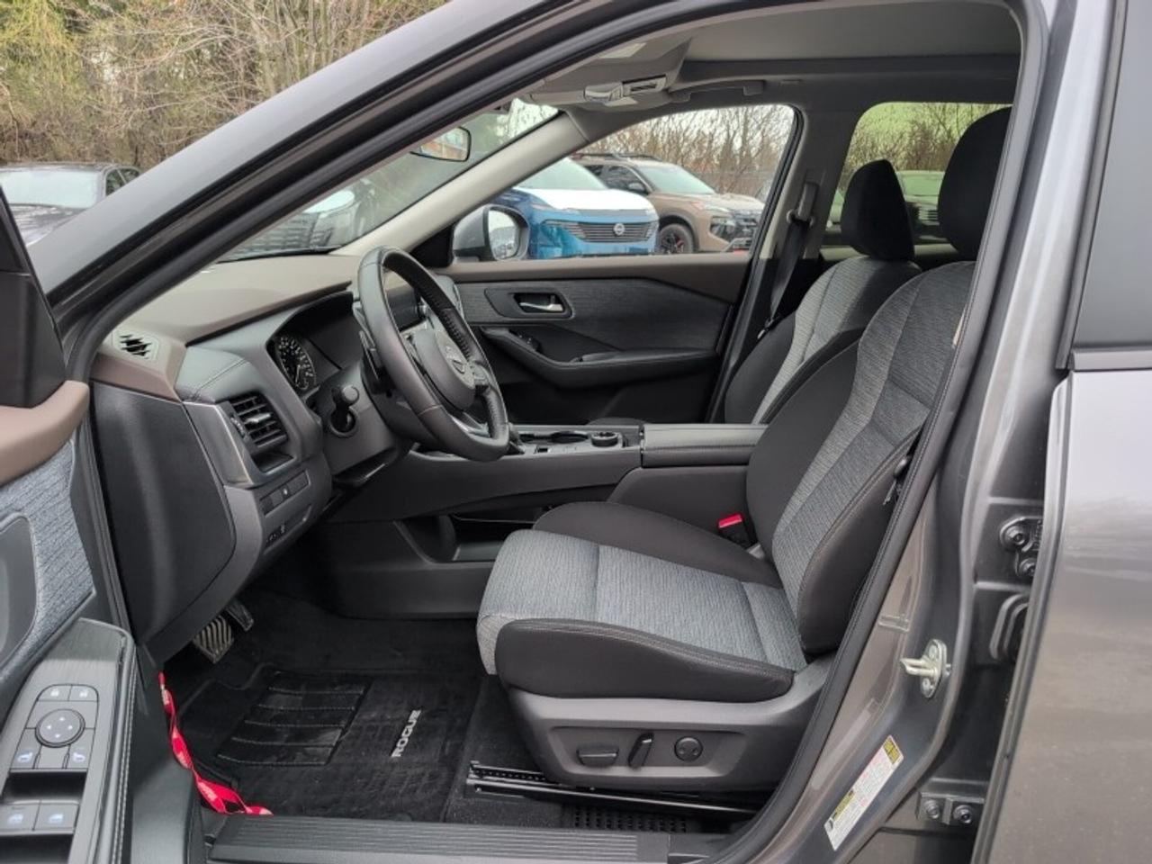2023 Nissan Rogue SV Moonroof 4dr All-Wheel Drive Sport Utility Photo