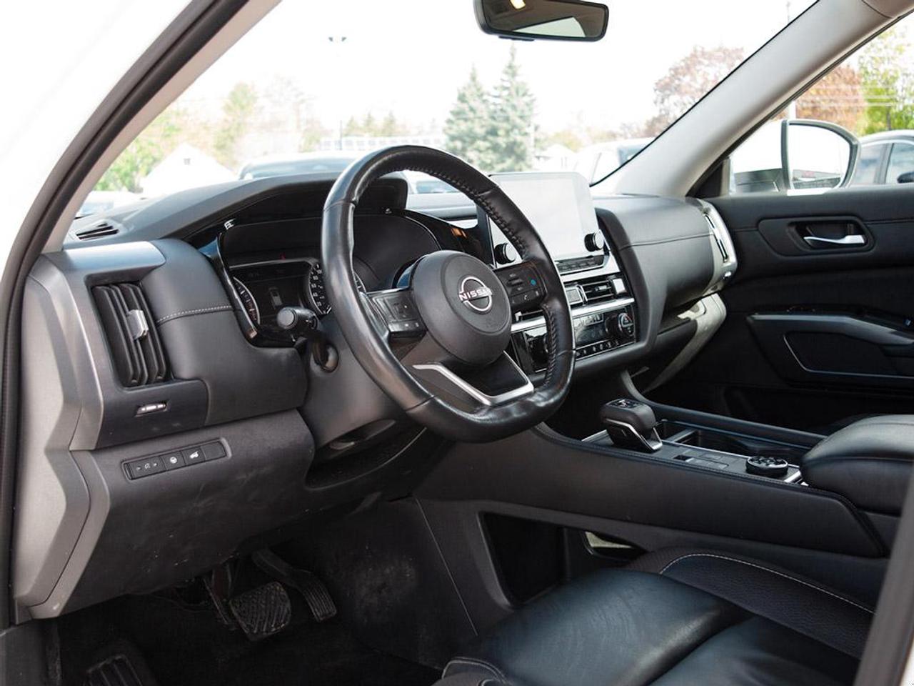 2024 Nissan Pathfinder SL 4dr 4x4 Photo