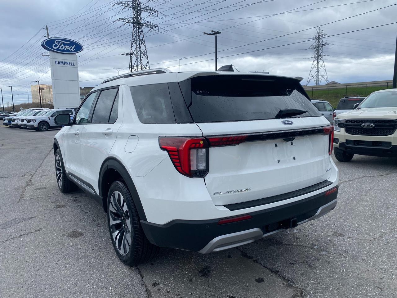 2026 Ford Explorer Platinum 4dr 4x4 Photo3