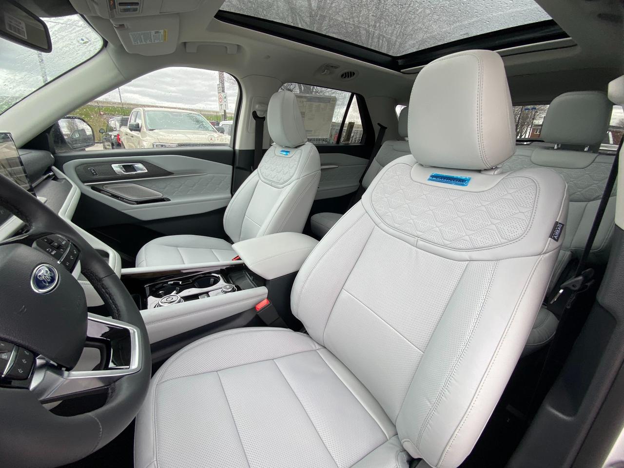 2026 Ford Explorer Platinum 4dr 4x4 Photo