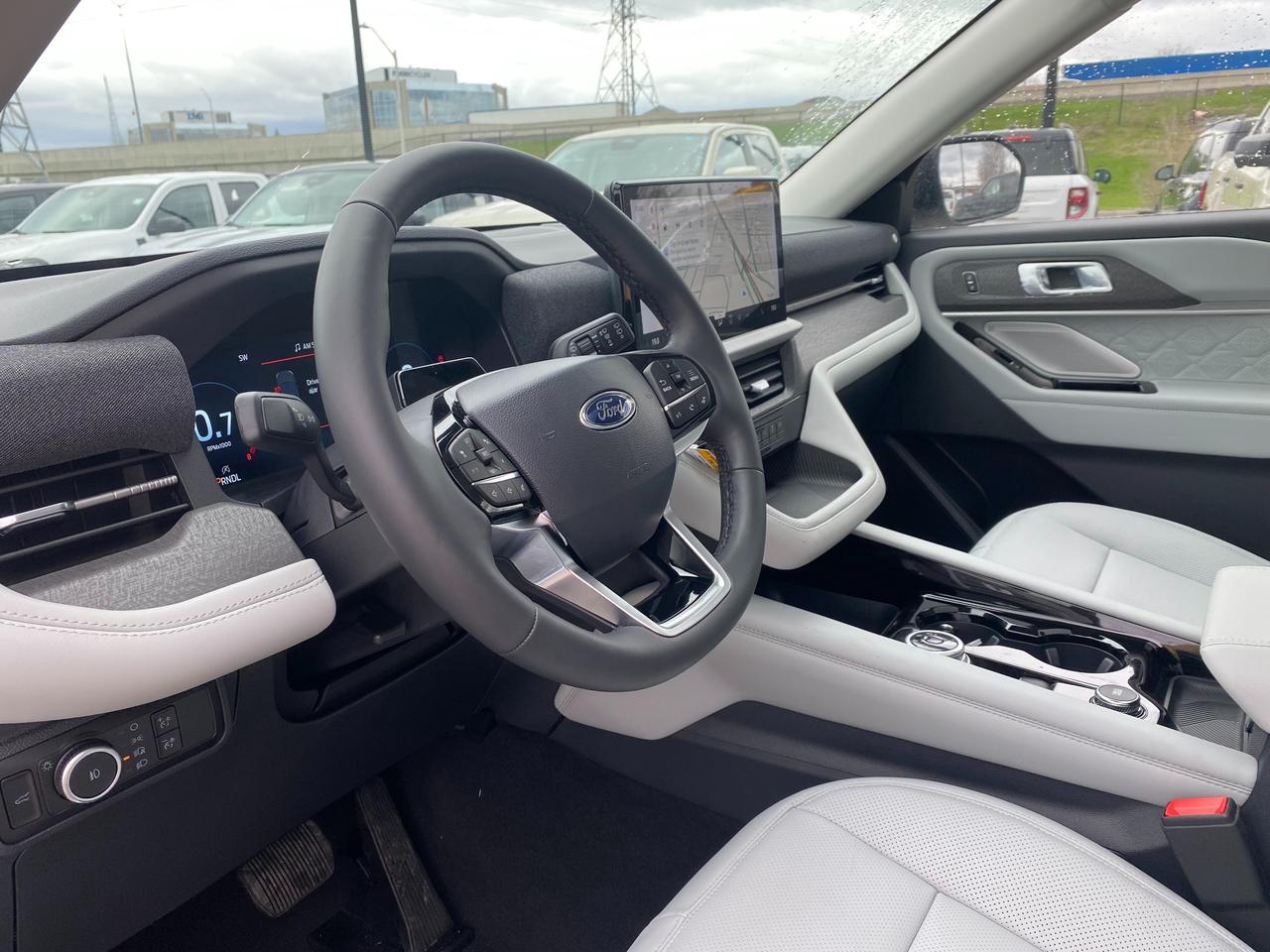 2026 Ford Explorer Platinum 4dr 4x4 Photo