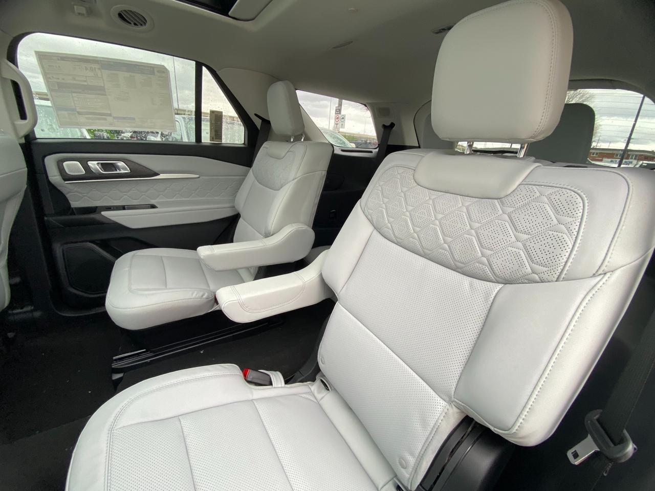 2026 Ford Explorer Platinum 4dr 4x4 Photo