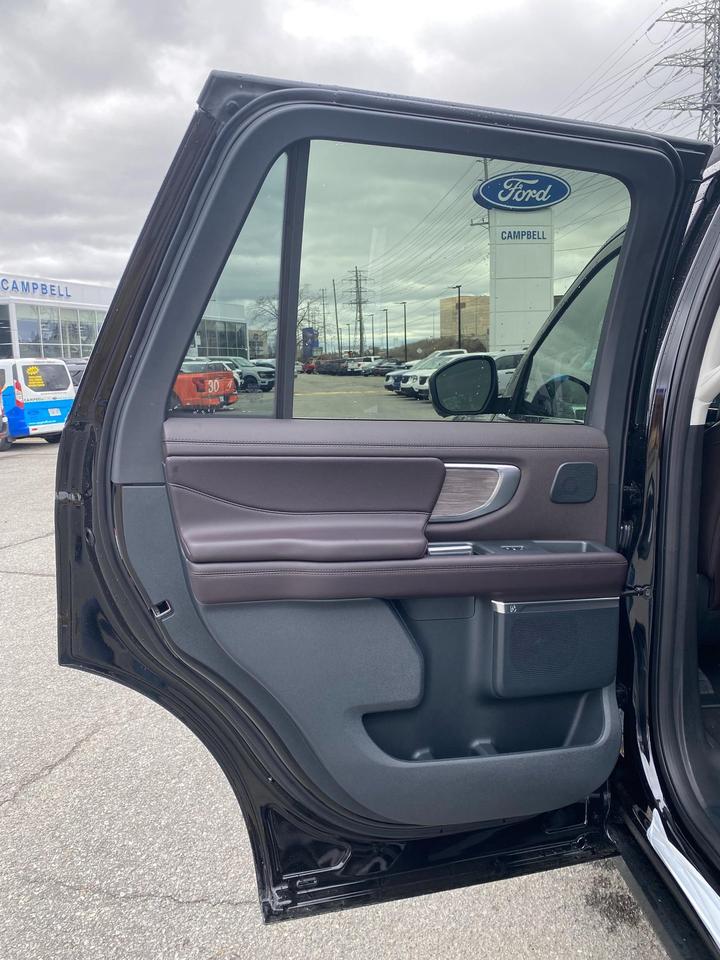 2026 Ford Expedition Platinum 4dr 4x4 Photo