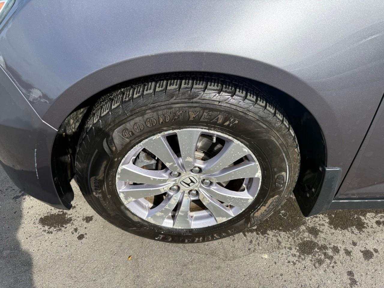 2015 Honda Odyssey  Photo3