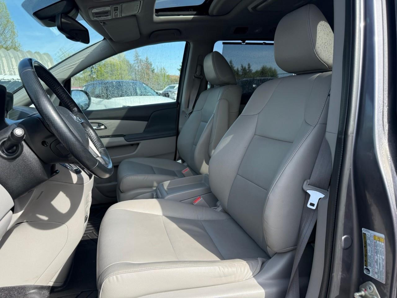 2015 Honda Odyssey  Photo4