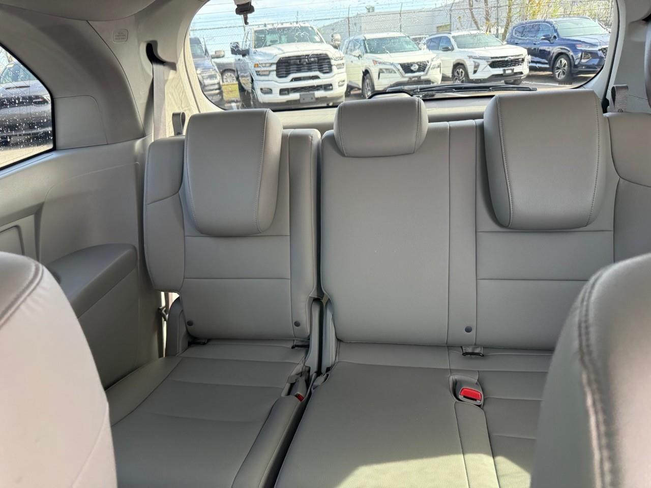 2015 Honda Odyssey  Photo