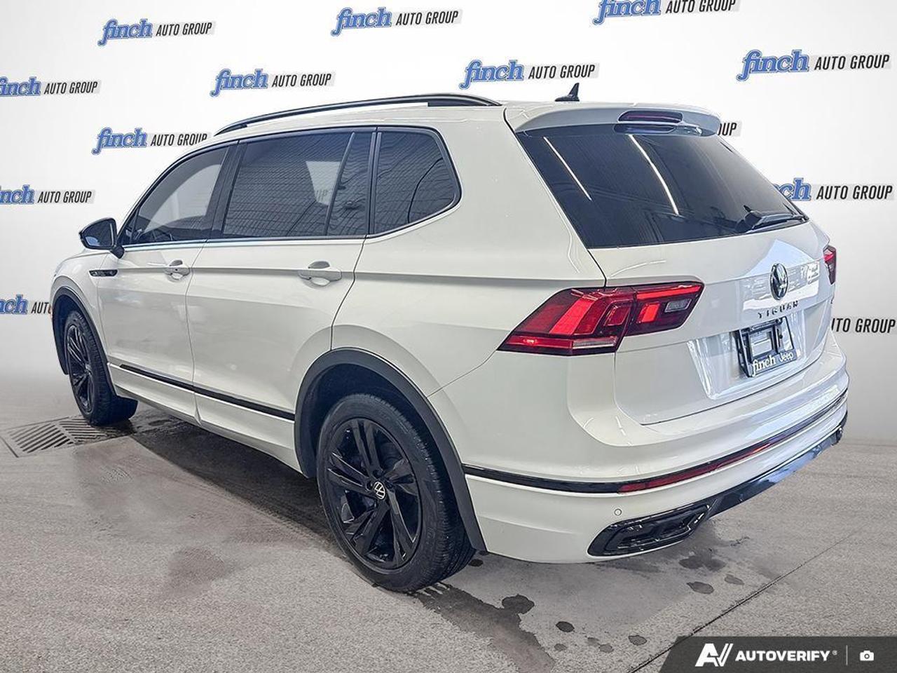 2023 Volkswagen Tiguan Comfortline R-Line Black 4dr All-Wheel Drive 4MOTION Photo