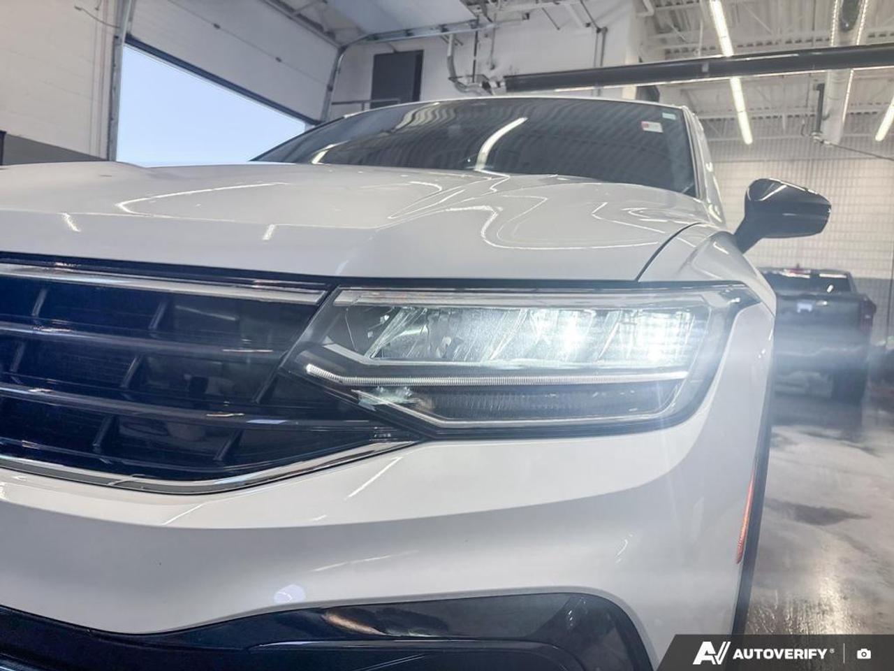 2023 Volkswagen Tiguan Comfortline R-Line Black 4dr All-Wheel Drive 4MOTION Photo