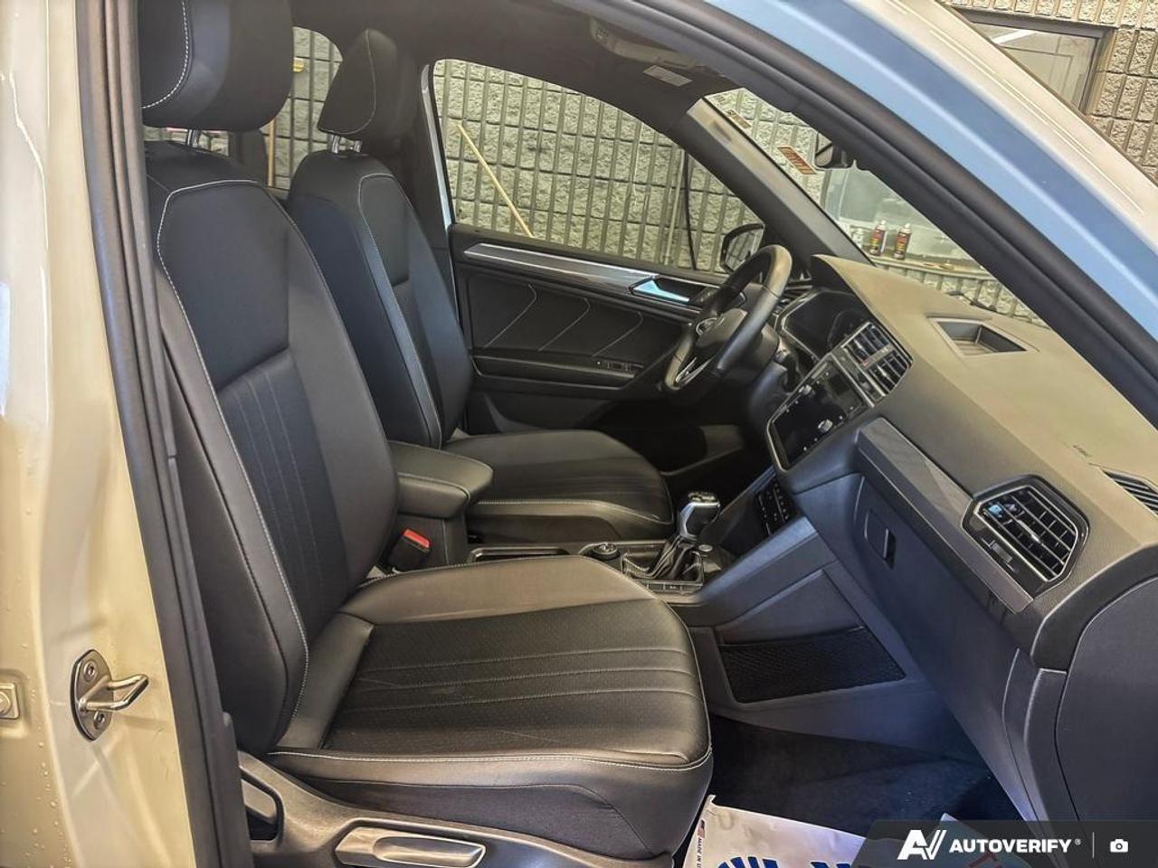 2023 Volkswagen Tiguan Comfortline R-Line Black 4dr All-Wheel Drive 4MOTION Photo