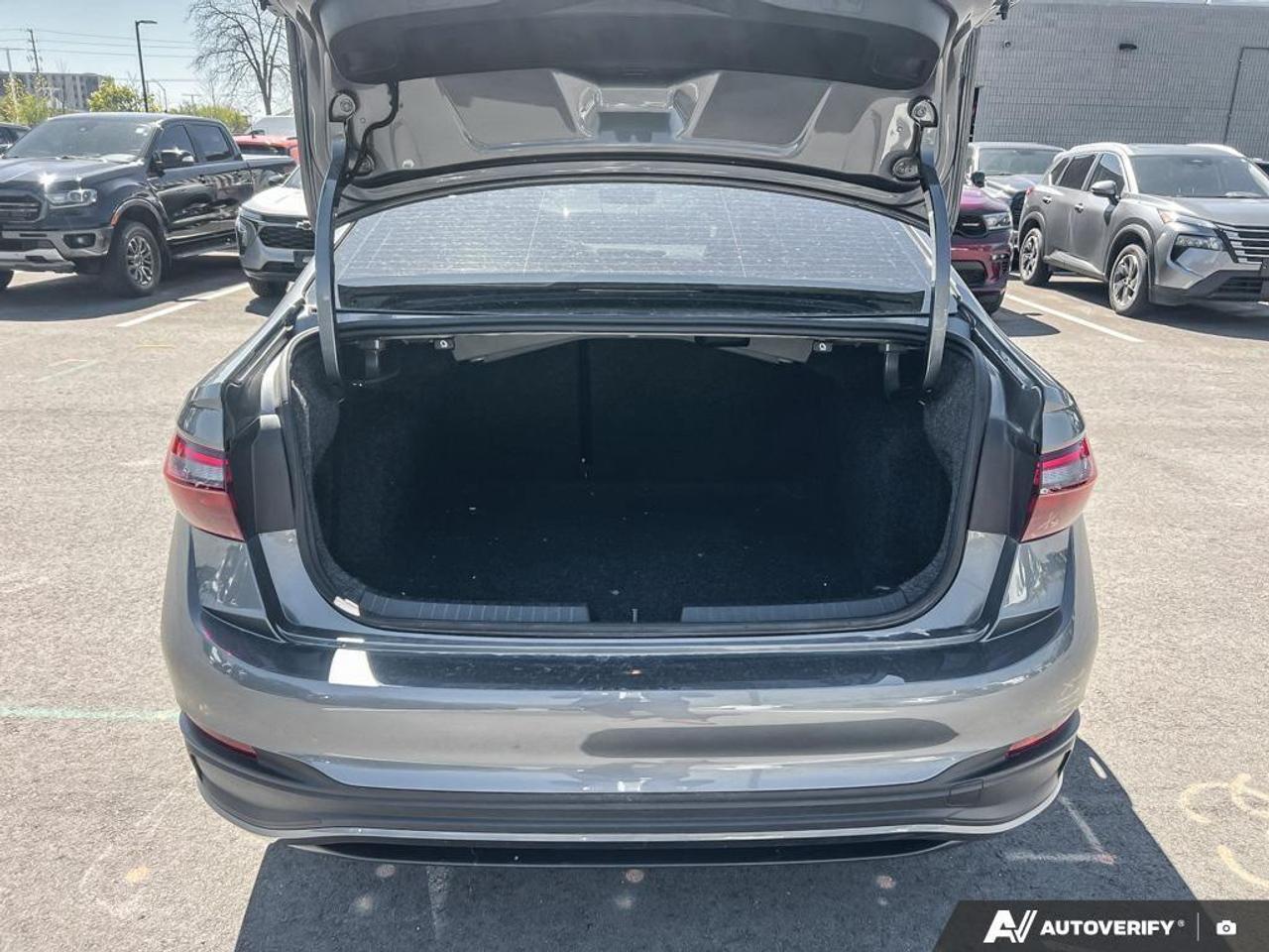 2025 Volkswagen Jetta Comfortline 4dr Sedan Photo