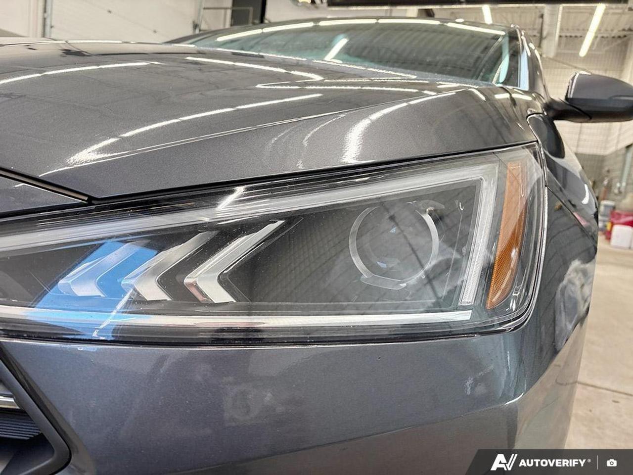 2019 Hyundai Elantra Luxury (A6) 4dr Sedan Photo