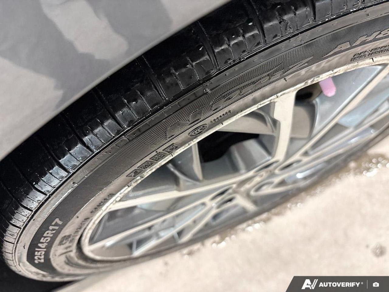2019 Hyundai Elantra Luxury (A6) 4dr Sedan Photo