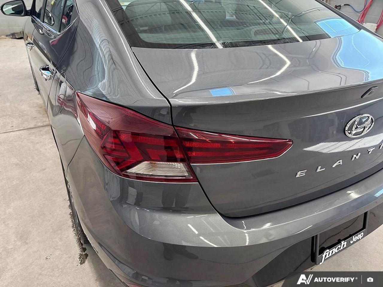 2019 Hyundai Elantra Luxury (A6) 4dr Sedan Photo
