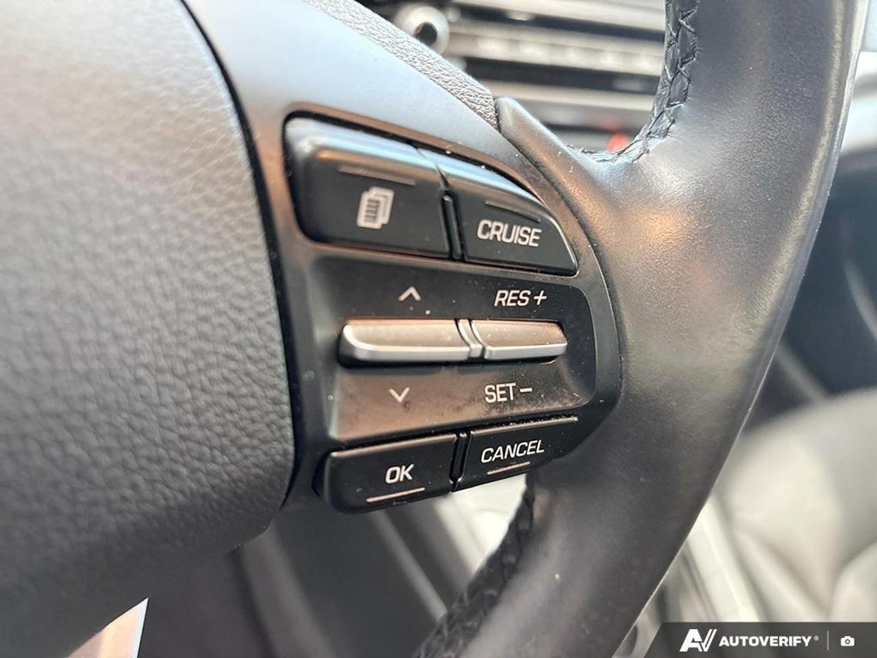 2019 Hyundai Elantra Luxury (A6) 4dr Sedan Photo