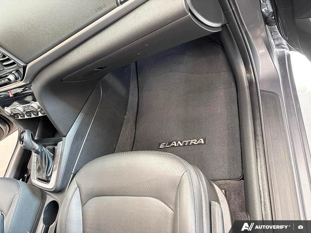 2019 Hyundai Elantra Luxury (A6) 4dr Sedan Photo