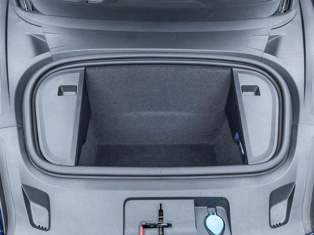 2020 Porsche Taycan  Photo4