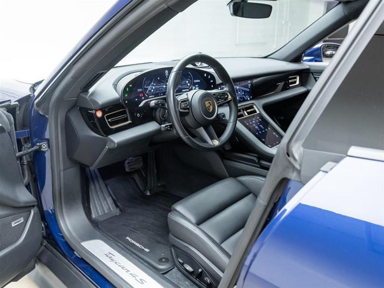 2020 Porsche Taycan  Photo
