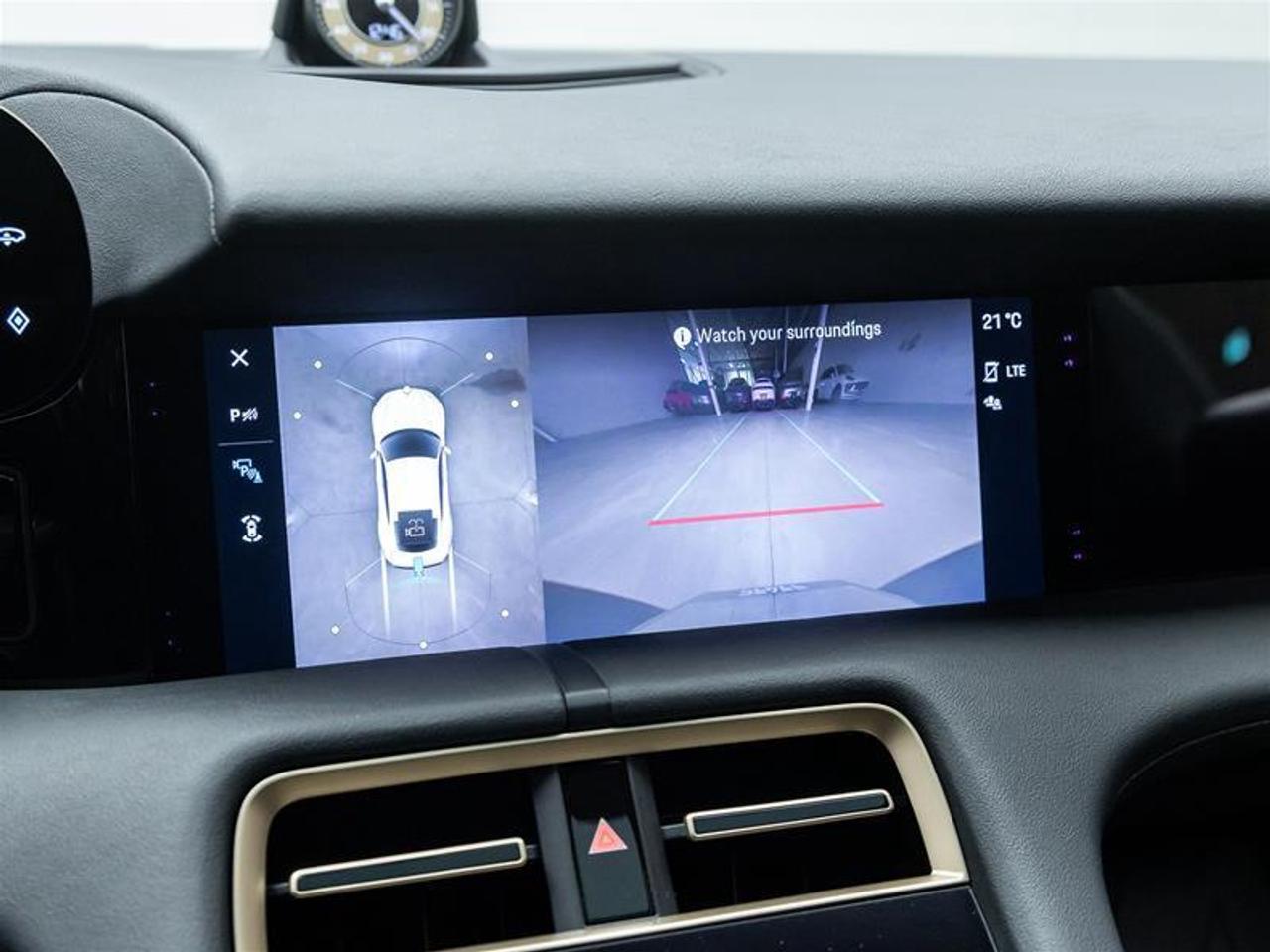 2020 Porsche Taycan  Photo