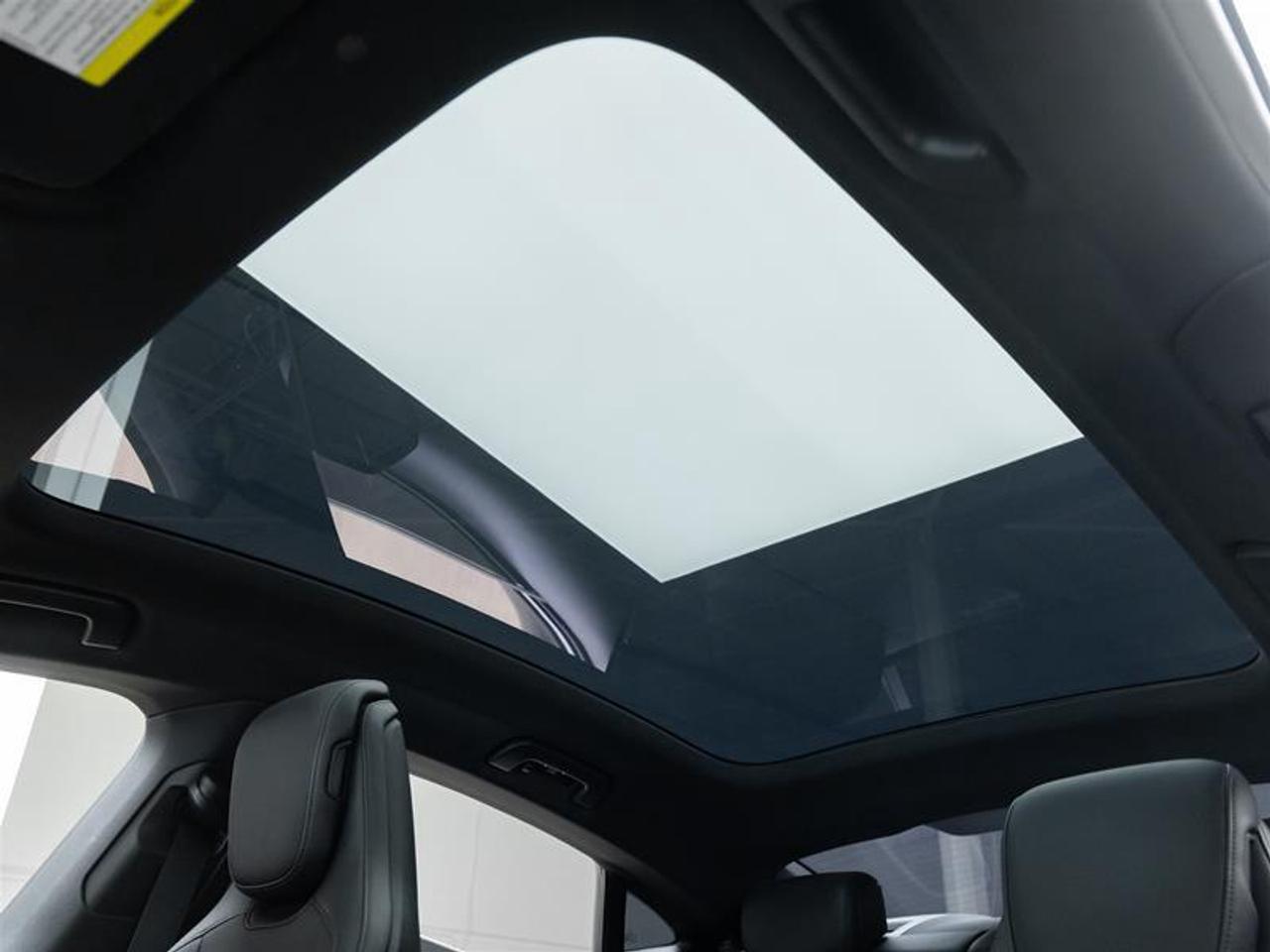 2020 Porsche Taycan  Photo