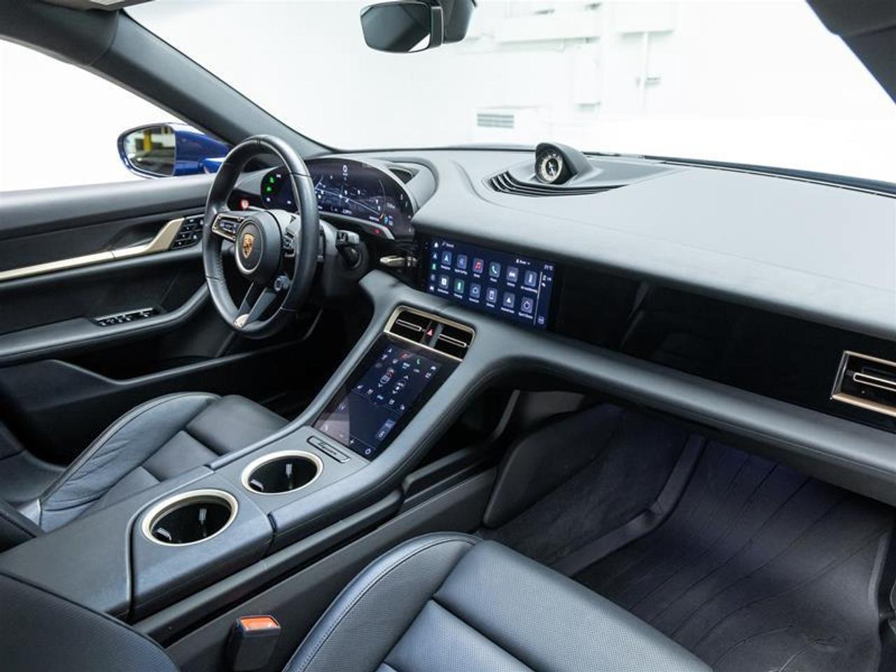 2020 Porsche Taycan  Photo