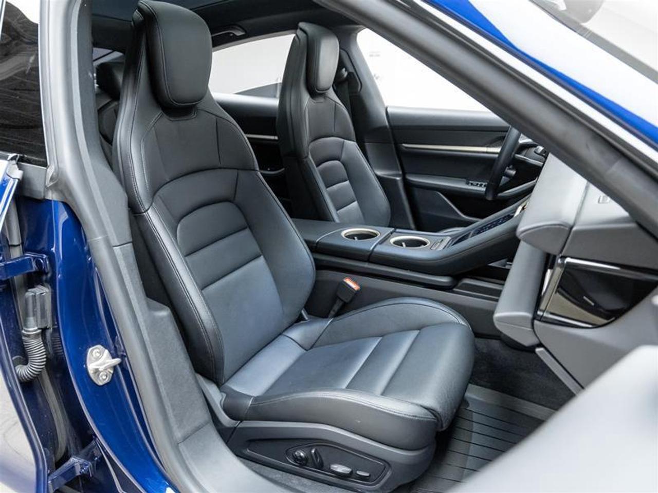 2020 Porsche Taycan  Photo