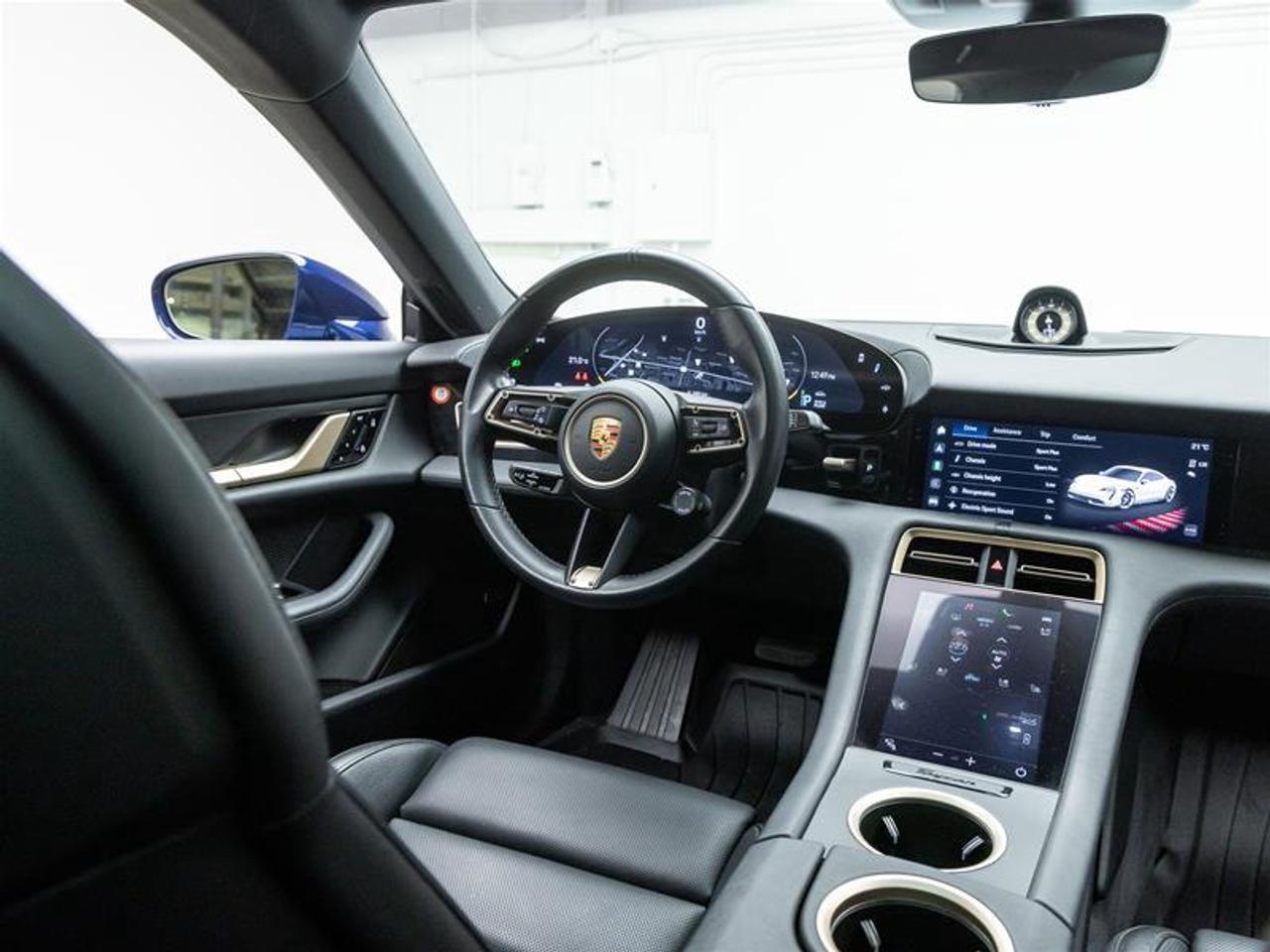 2020 Porsche Taycan  Photo