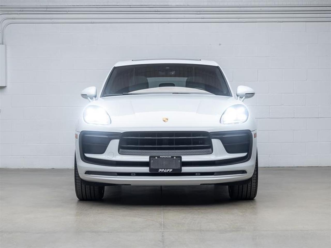 2023 Porsche Macan  Photo
