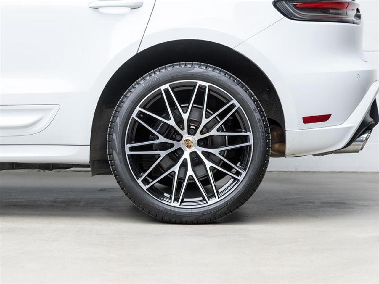 2023 Porsche Macan  Photo