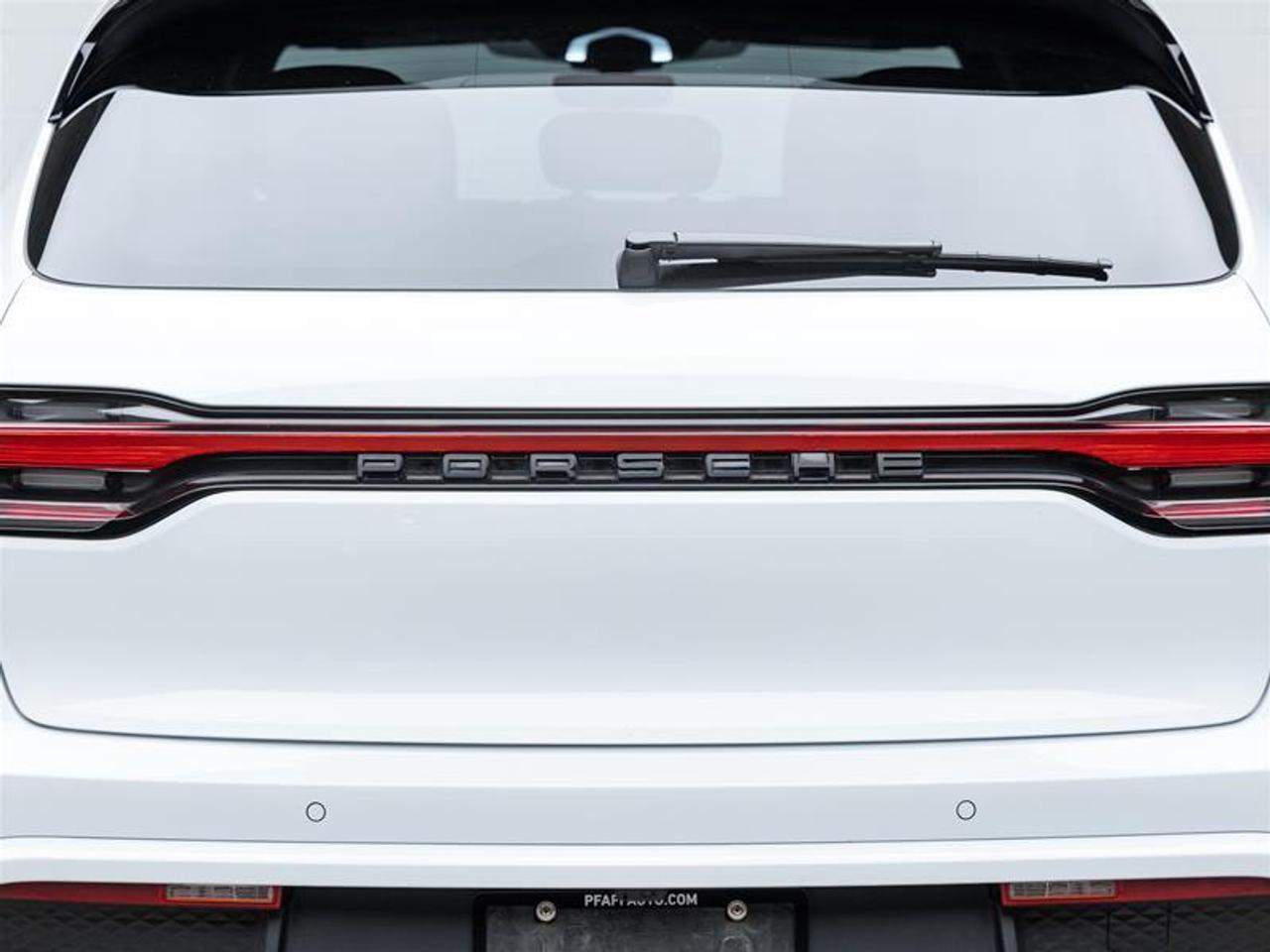 2023 Porsche Macan  Photo
