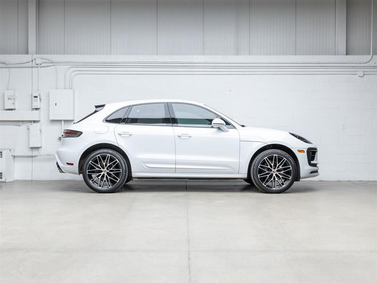 2023 Porsche Macan  Photo