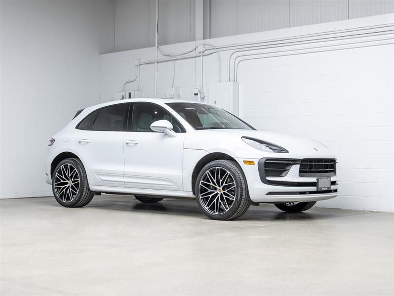 2023 Porsche Macan  Photo