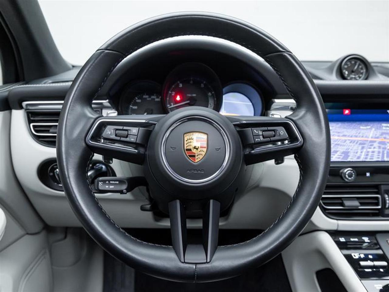 2023 Porsche Macan  Photo