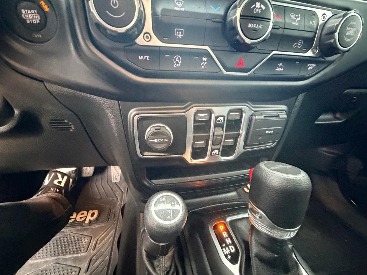 2022 Jeep Gladiator Willys 4x4 Photo