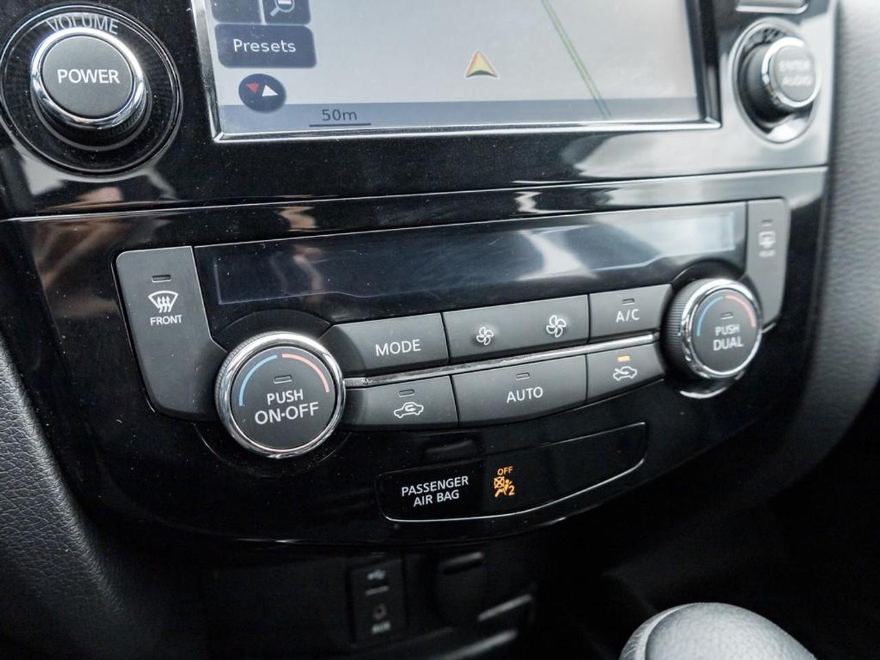 2015 Nissan Rogue  Photo