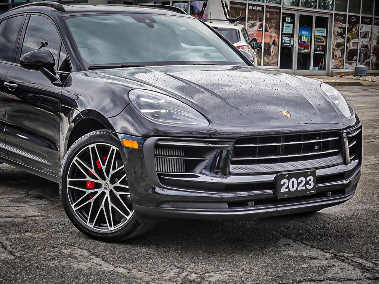 2023 Porsche Macan  Photo