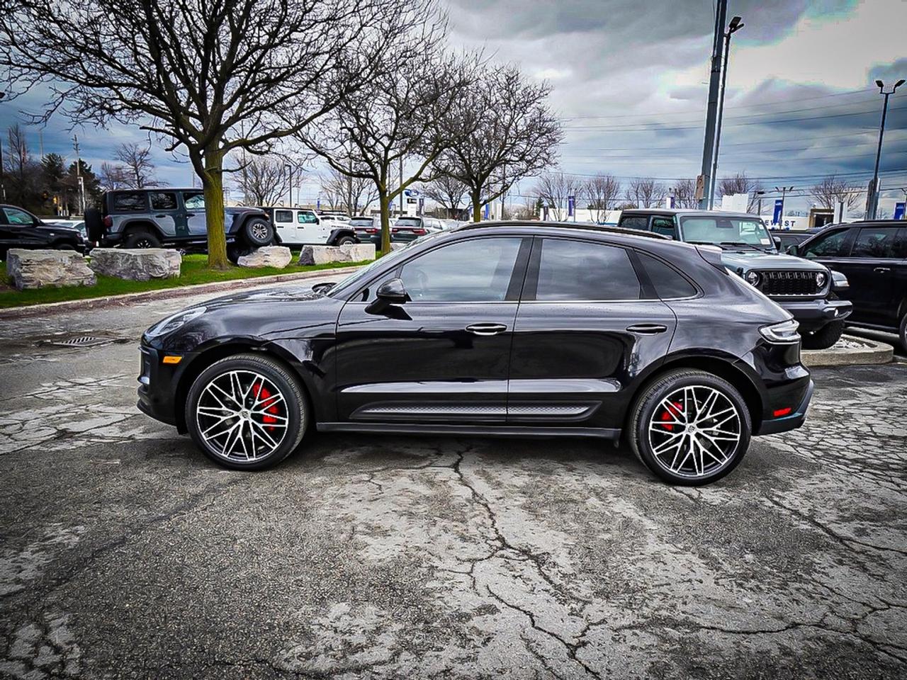 2023 Porsche Macan  Photo