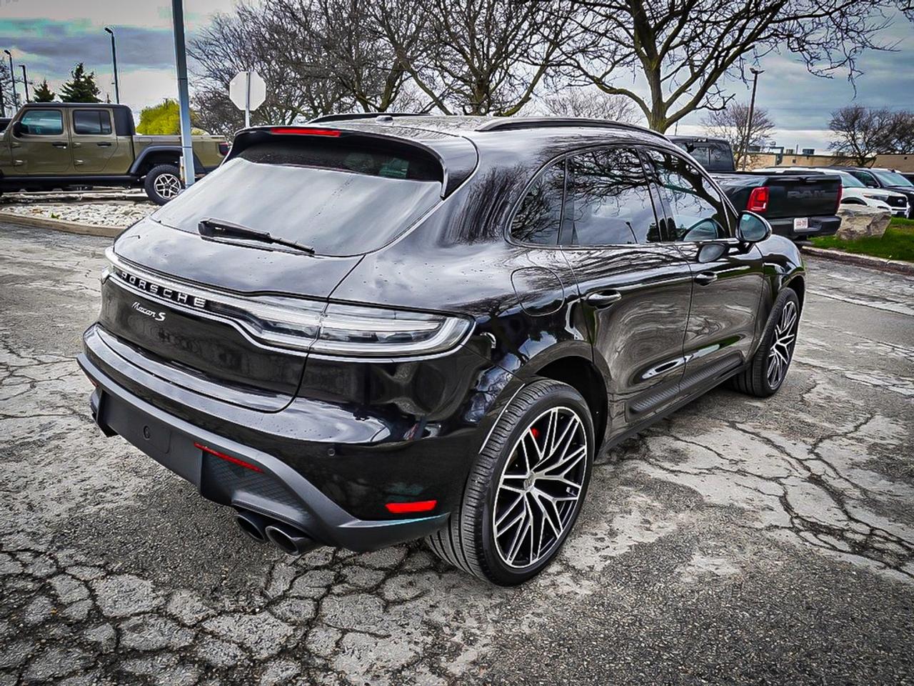 2023 Porsche Macan  Photo