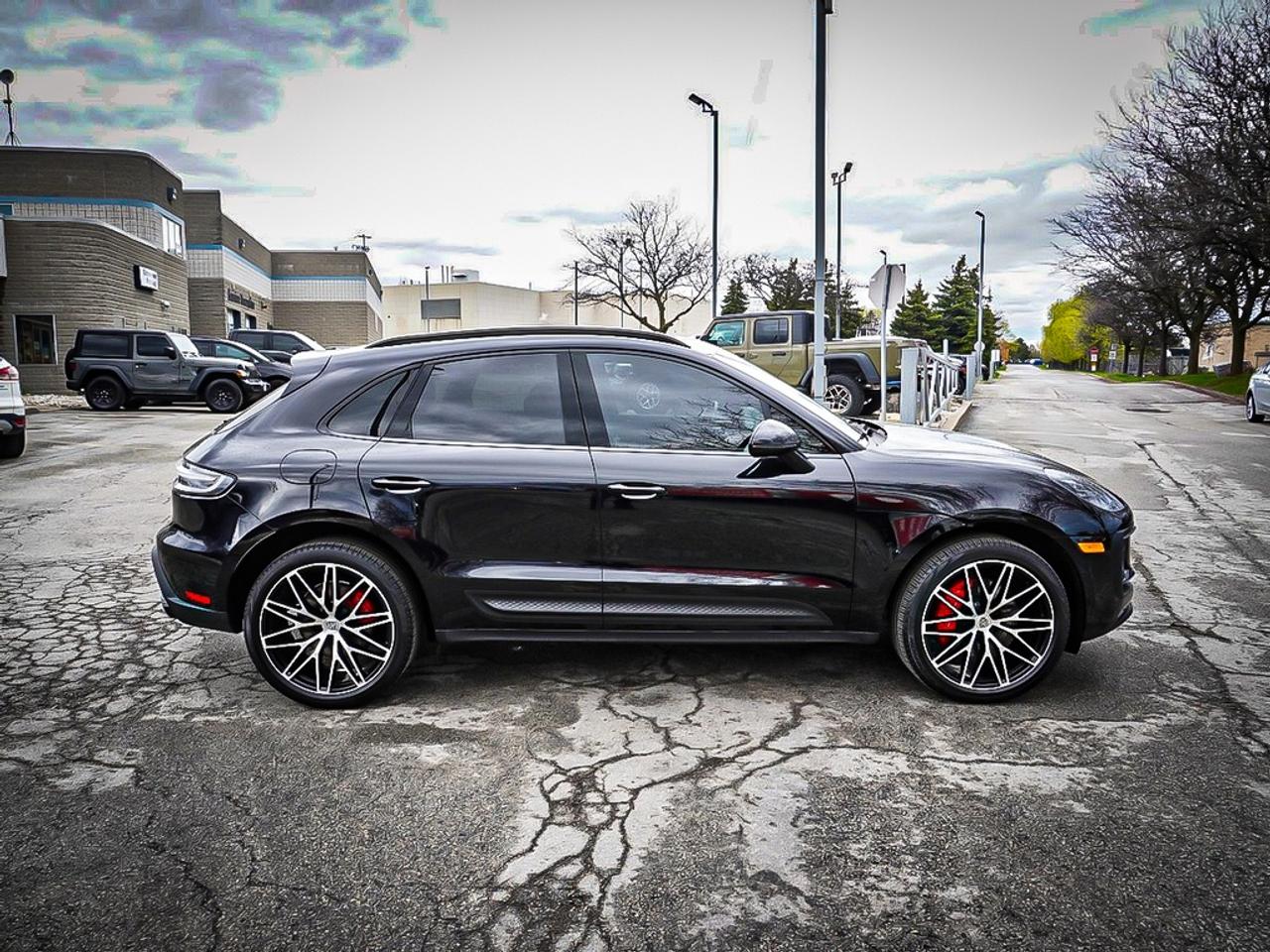 2023 Porsche Macan  Photo
