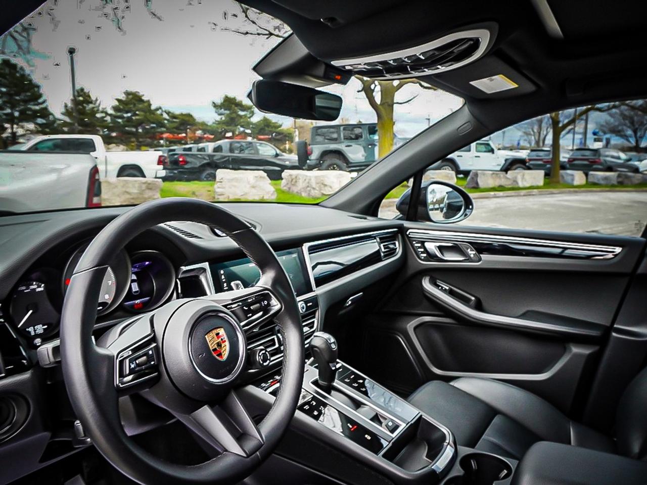 2023 Porsche Macan  Photo