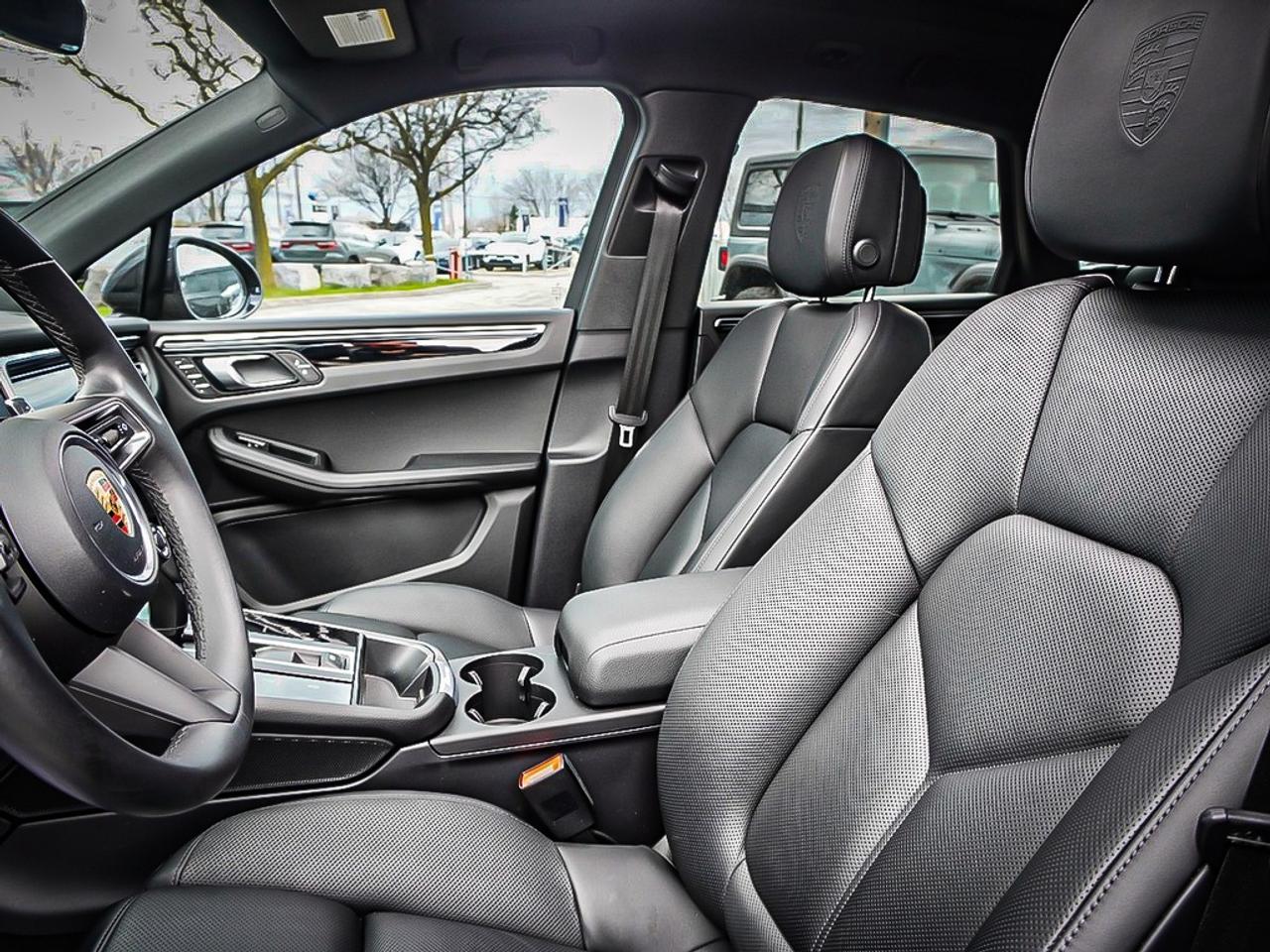 2023 Porsche Macan  Photo